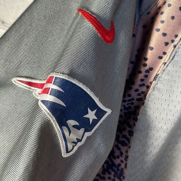 New England Patriots TOM BRADY On Field Nike Salute to Service NFL Jersey - Picture 5 of 12